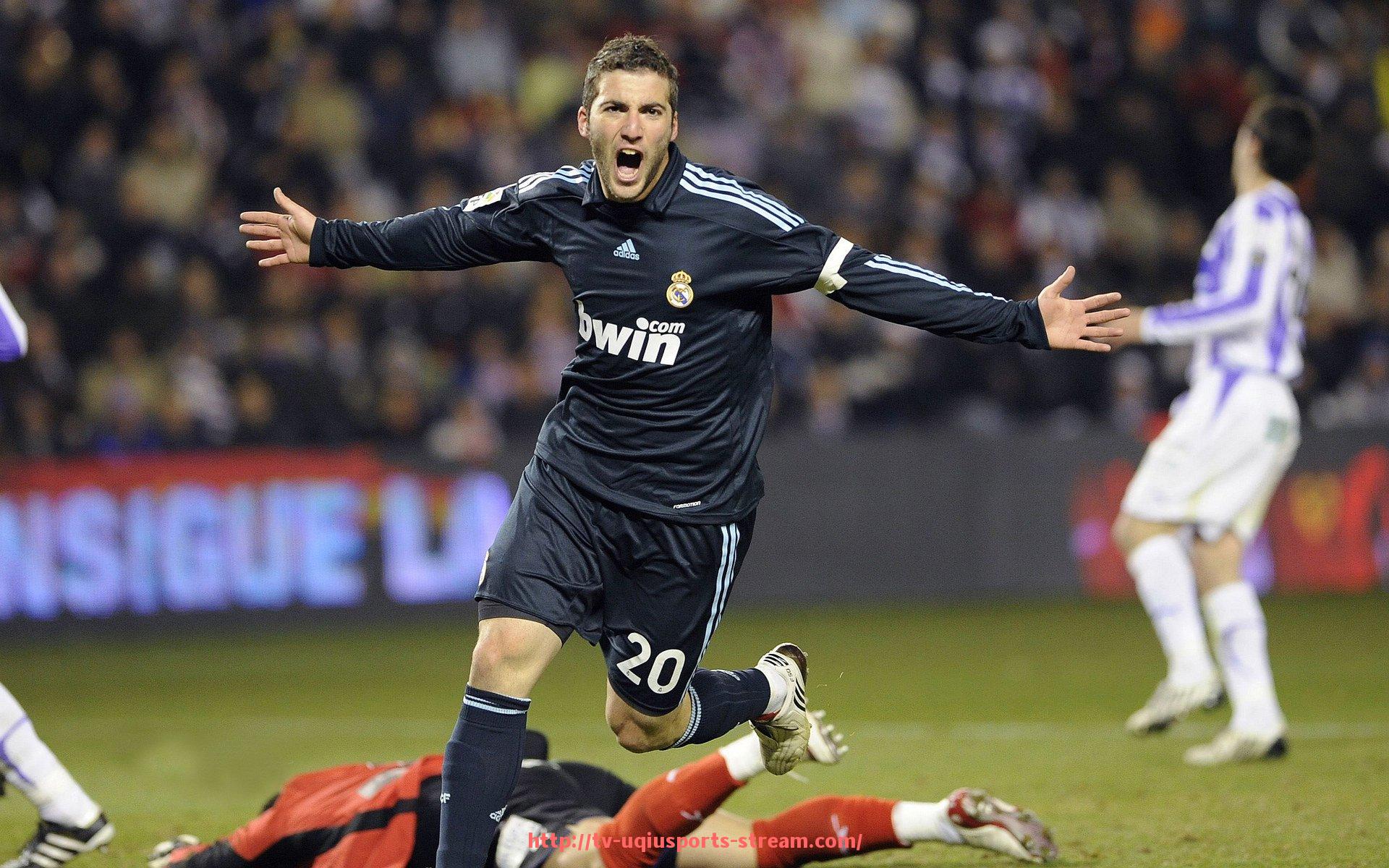 U球体育直播-太阳队在杜兰特与布克的组合中能否实现进攻端最大化